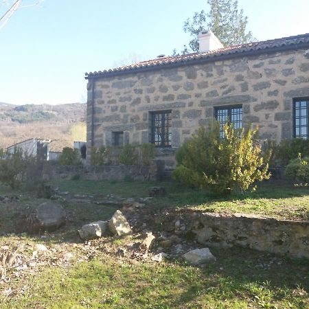 Casa Rural De Benjamin Palencia Villafranca de la Sierra Exterior photo