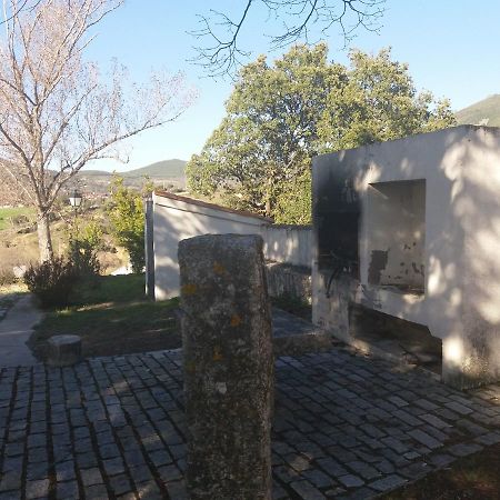 Casa Rural De Benjamin Palencia Villafranca de la Sierra Exterior photo