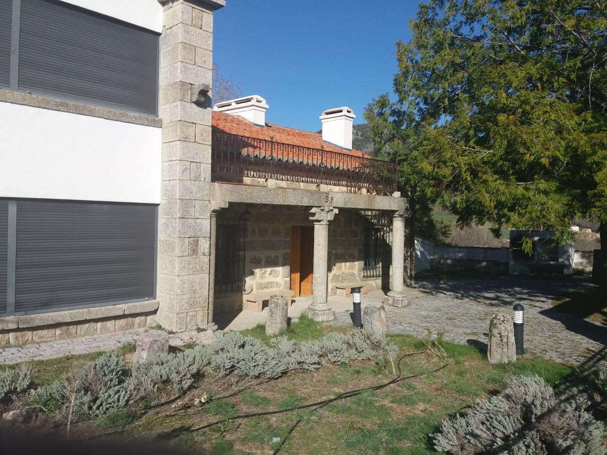 Casa Rural De Benjamin Palencia Villafranca de la Sierra Exterior photo
