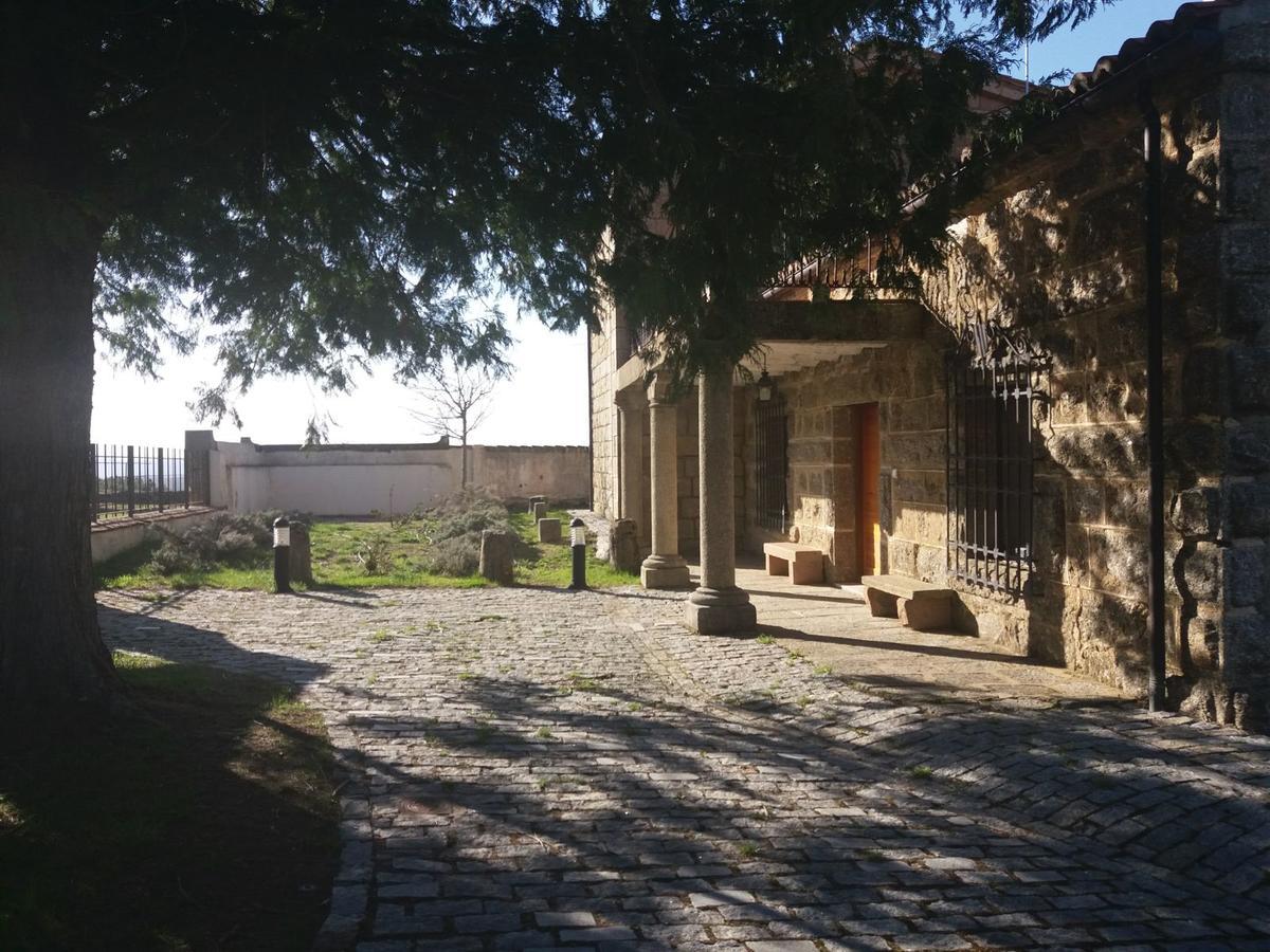 Casa Rural De Benjamin Palencia Villafranca de la Sierra Exterior photo